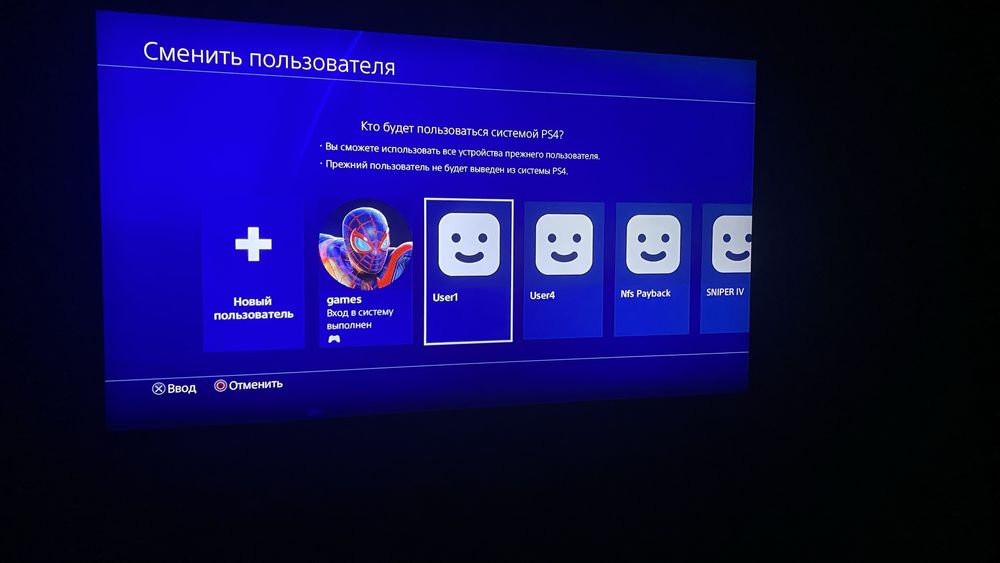 PlayStation 4 408 GB + 2 джойстика (Spider-Man)