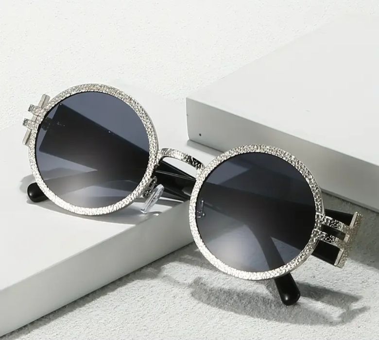 Слънчеви очила в кръгла форма