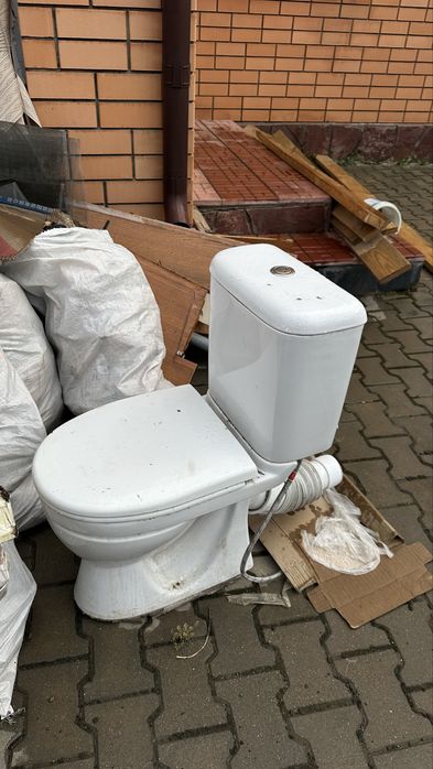 Продам б/у унитаз