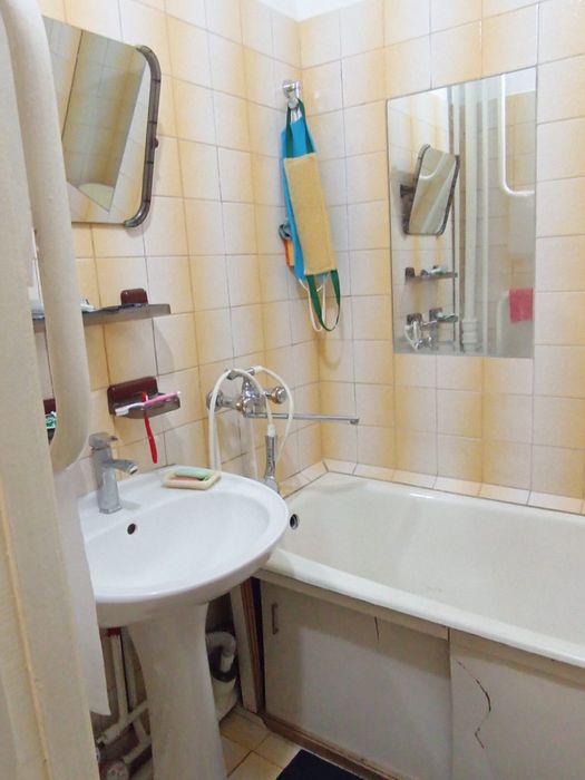 Продается кв в 11мкр улучшенка