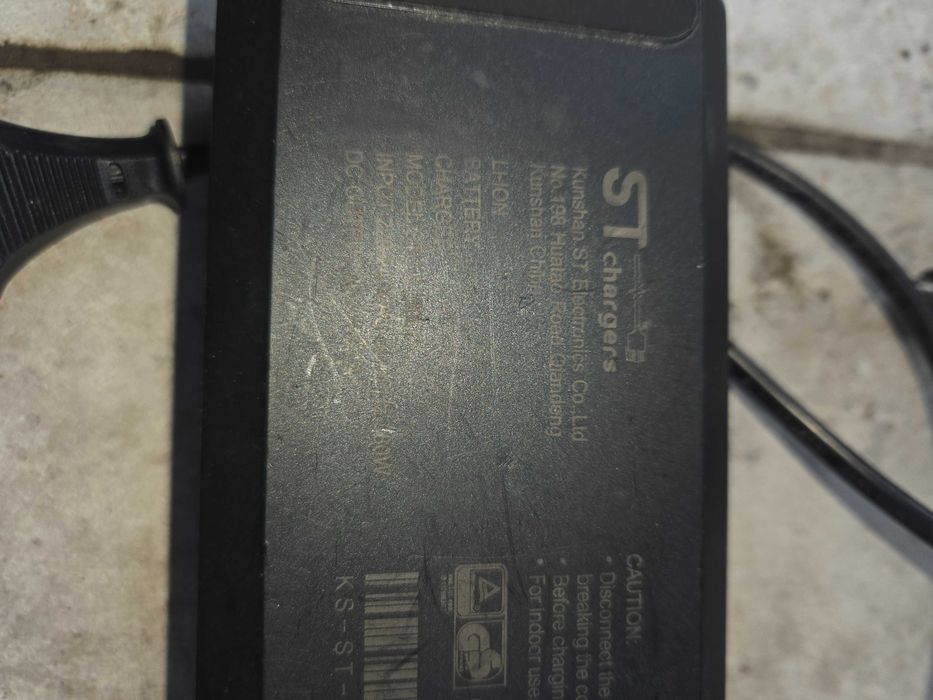 Зарядно за ел велосипед 36 v  4 A