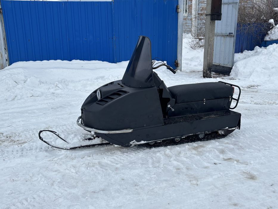 Продам снегоход буран