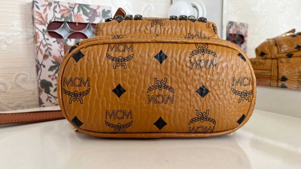 Мини сумка-рюкзак от МСМ