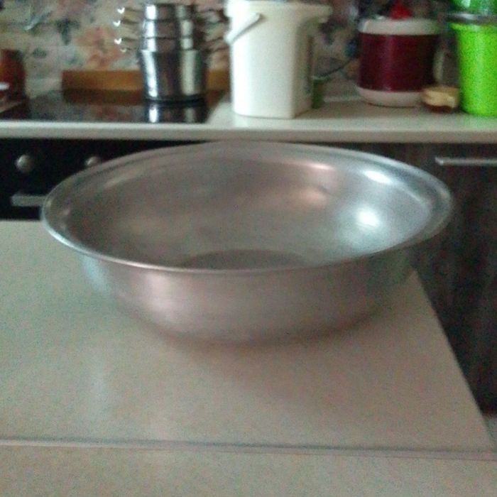 Продам алюминевый советский тазик