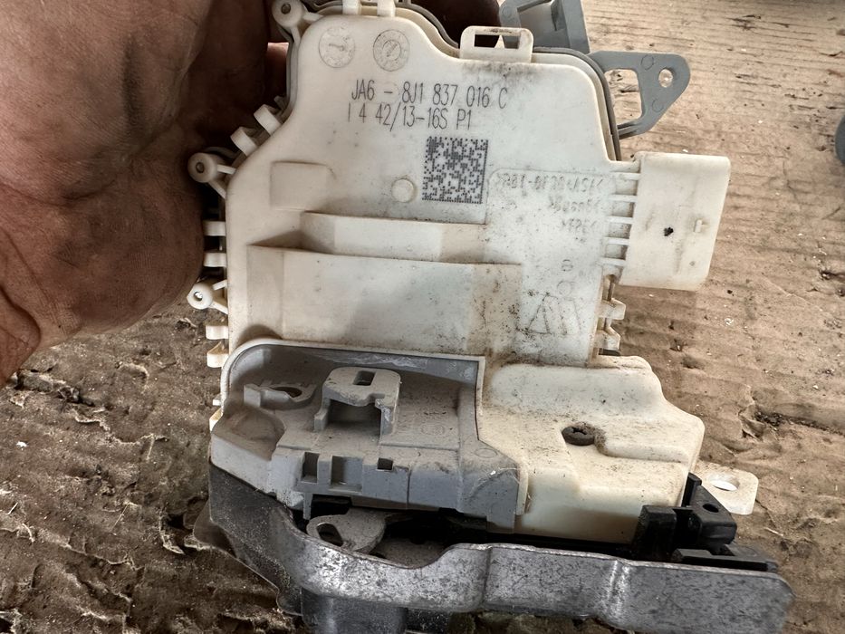 Брава моторче ауди а6 а7 / audi a6 a7