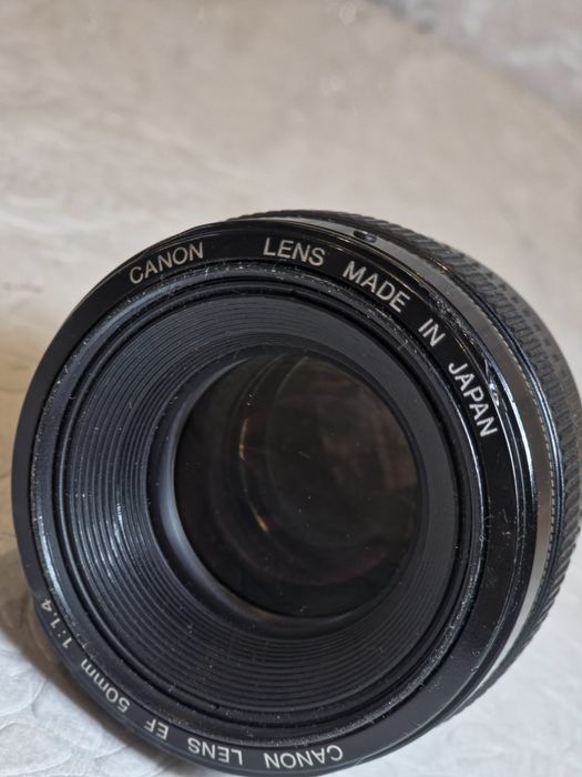 50 mm obyektiv sotiladi