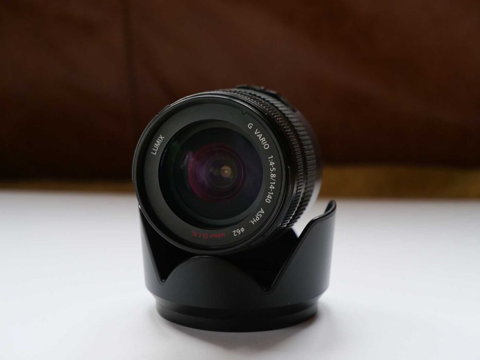 Olympus BLS-5  Panasonic 14-140mm F4-5.8  GH5