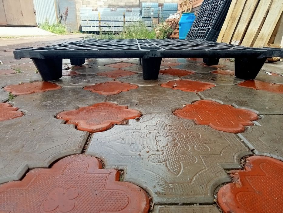 Пластиковые паллеты (поддоны)