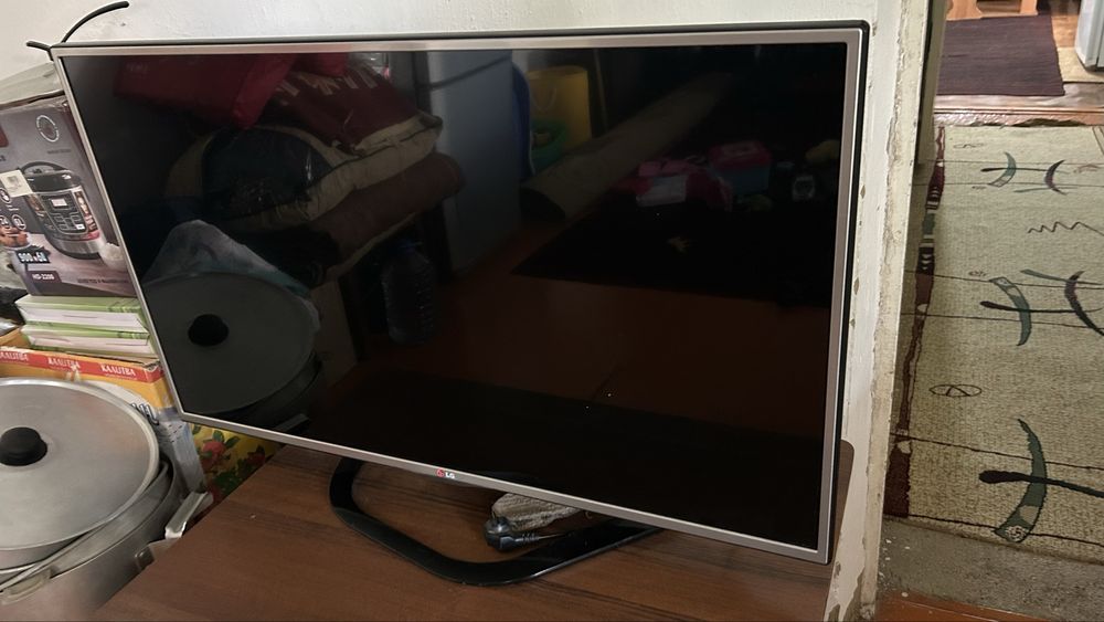 Телевизор LG диагональ 140см