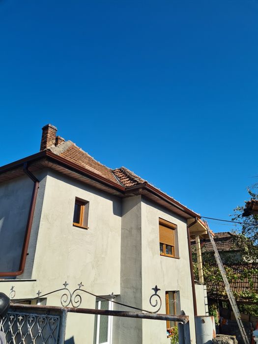 Jgheaburi si burlane dintr-o bucata aluminiu maro sau gri antracit