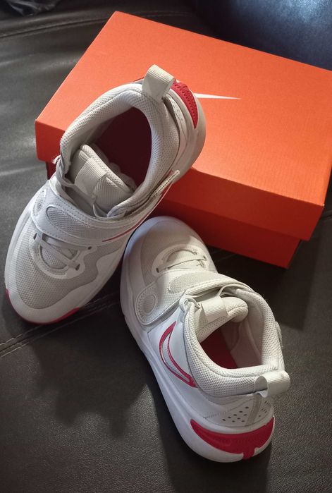 NIKE запазени маратонки