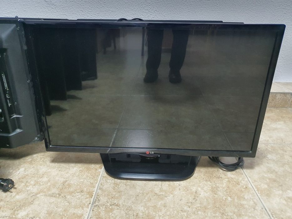 Телевизор LG.         .