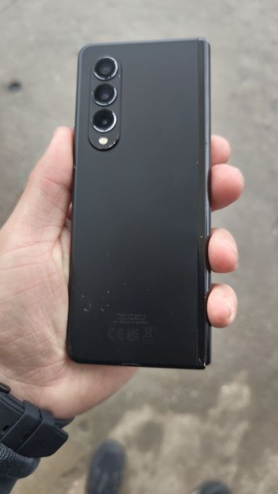 Samsung Z fold 3 cu ecran interior spart