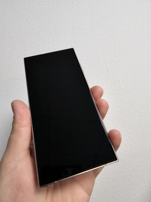 Vând Samsung galaxy s24 Ultra 512gb stare impecabilă