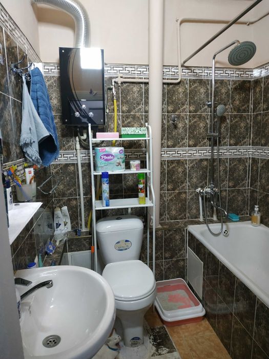 Срочно продаётся 2-х комнатная квартира в центре Чирчика