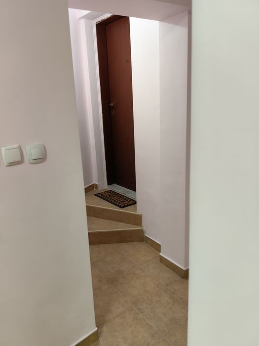 Дава се под наем Офис в Варна, Автогара - 20 кв.м за 204 € - Снимка #2