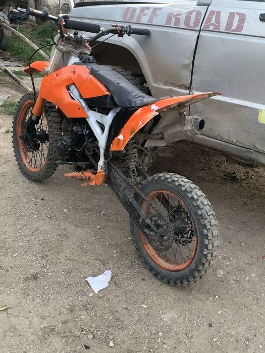 De vanzare cross 150cc