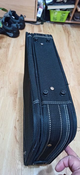 Чанта за лаптоп Grundig-20ev кожена кутия за бижута-10ev; керамична ваза-- цена 8 ev.