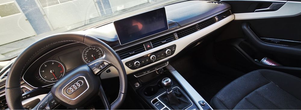 Display audi  in conditii bune