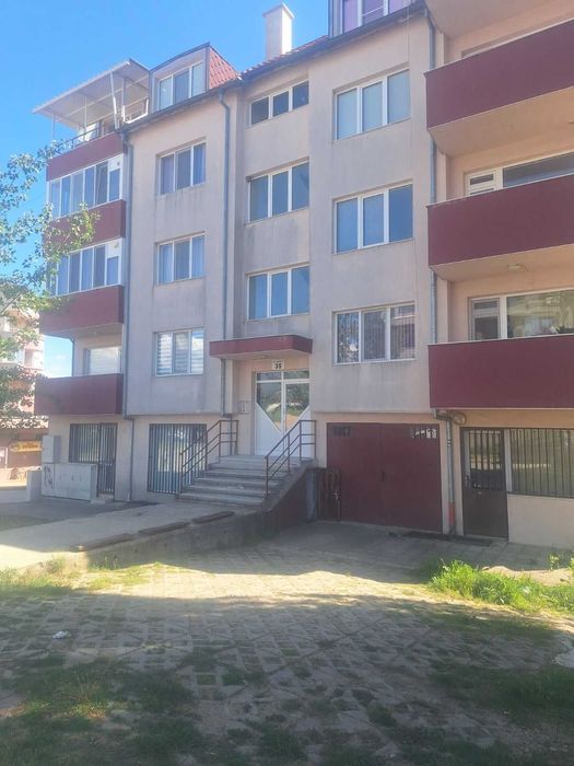 Дава под наем боксониера