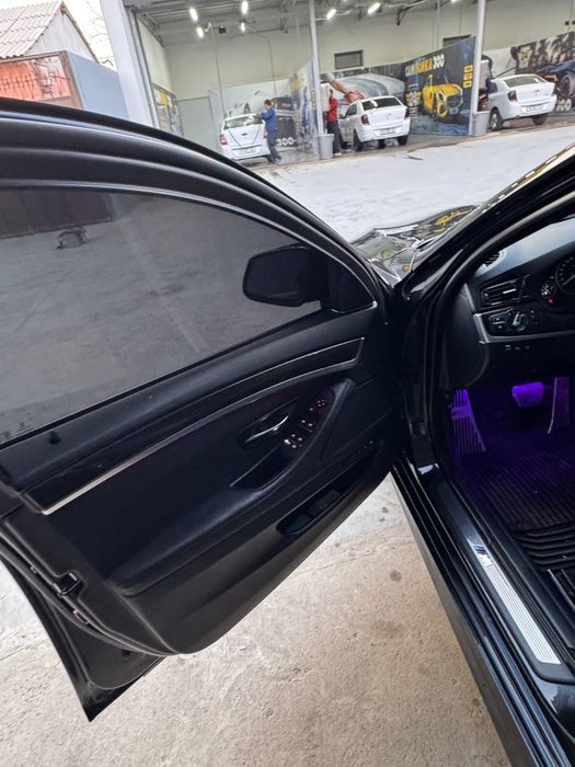 BMW M5 F10 rastmojka bugan