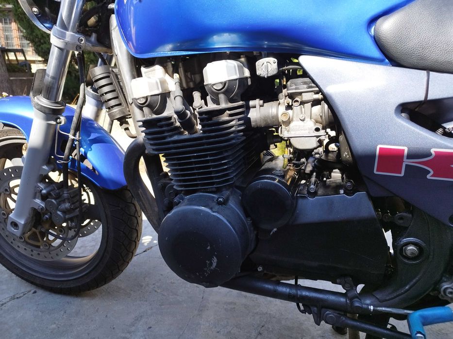 Kawasaki ZR 750 F - най-добрият мотор