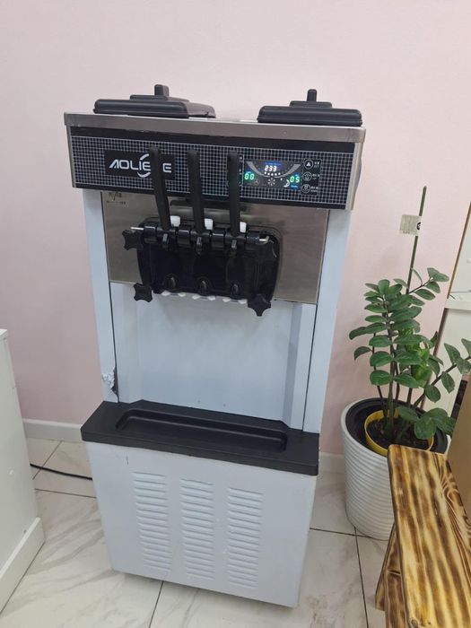 Продам Аппарат для мороженого