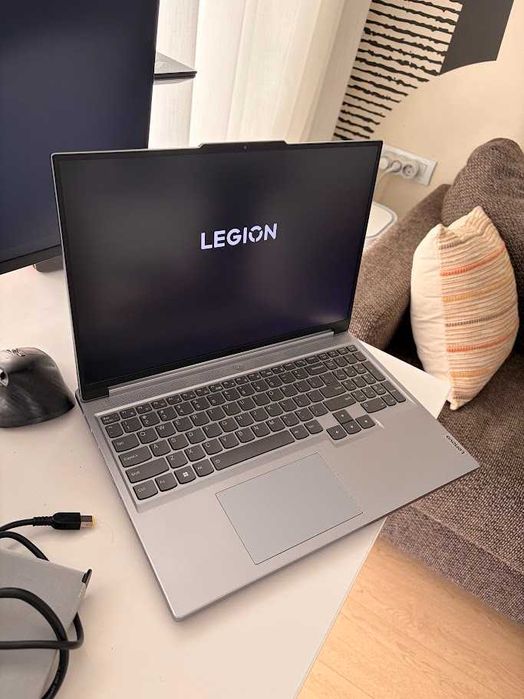 Laptop Gaming LENOVO Legion Slim 5 Ryzen 7 NVIDIA GeForce RTX 4060 8GB