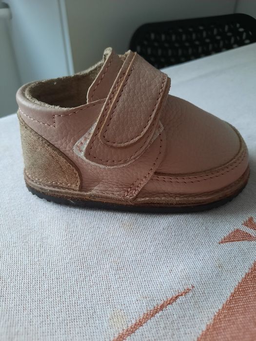 Vând incălțăminte primi pași!