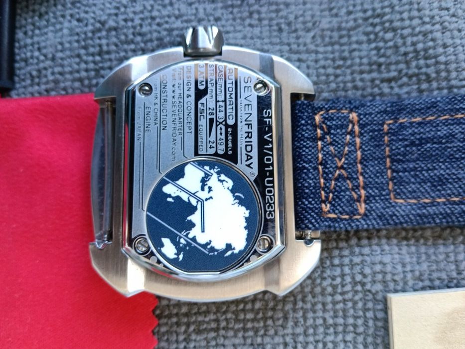 Ceas sevenfriday
