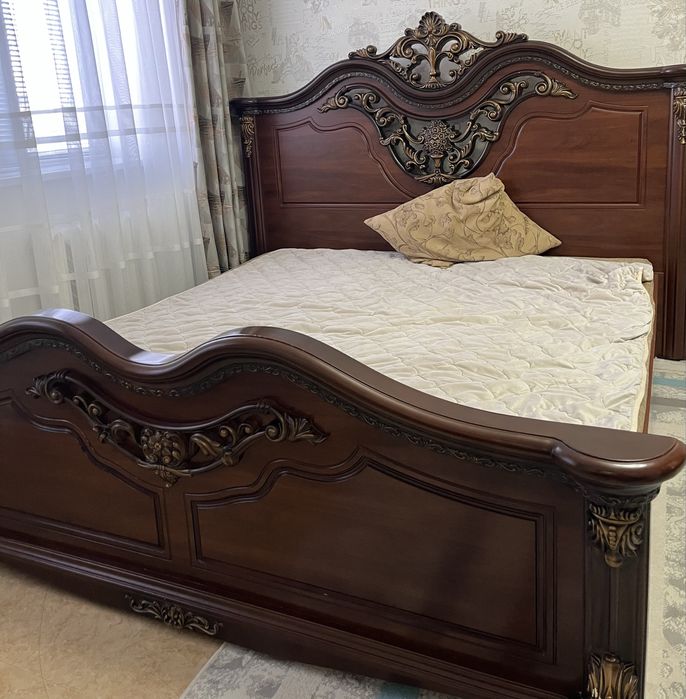 Спальный гарнитур