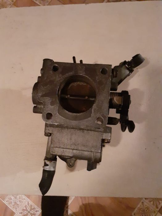 Дроссельная заслонка