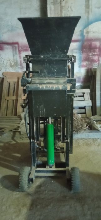 Саман кірпіш Глиноблок Саманый кирпич прессованный