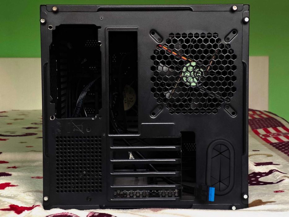 Carcasa PC Thermaltake Core V21 (Mini-ITX / mATX), nouă - 6 Fans