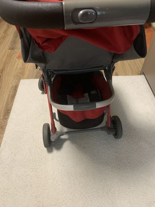 Carucior chicco folosit