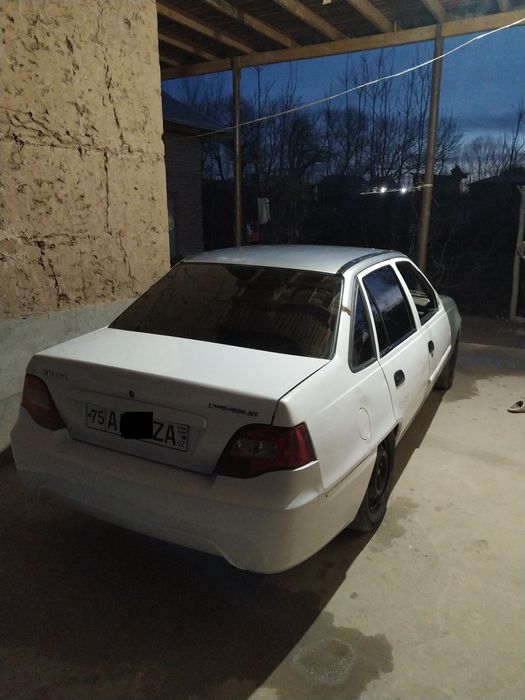 Nexia 2 1.6 sotiladi