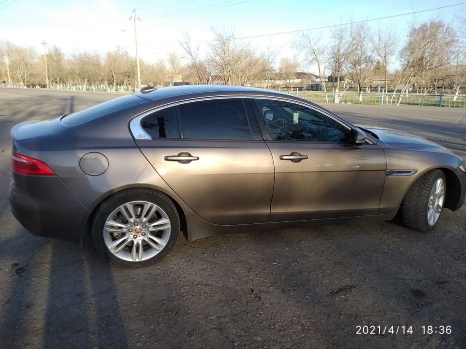 Jaguar XE 2015 года