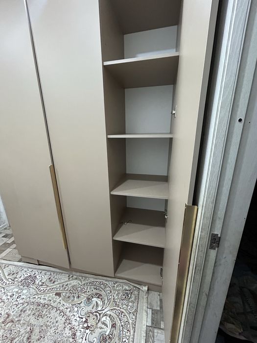 Продам Распашной шкаф 3 КОРПУСНАЯ