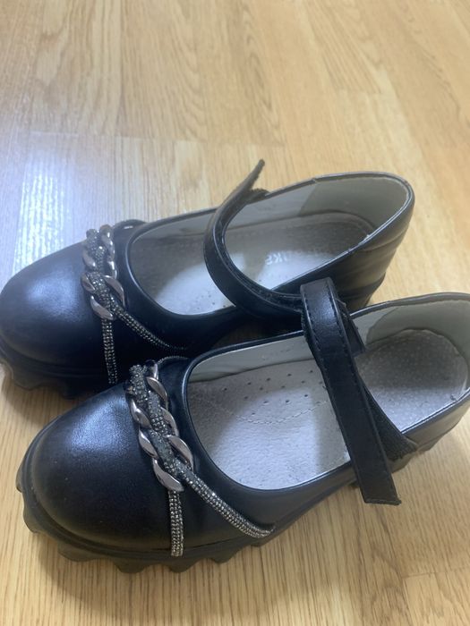 Туфли , сандалии, девочку 5-8лет