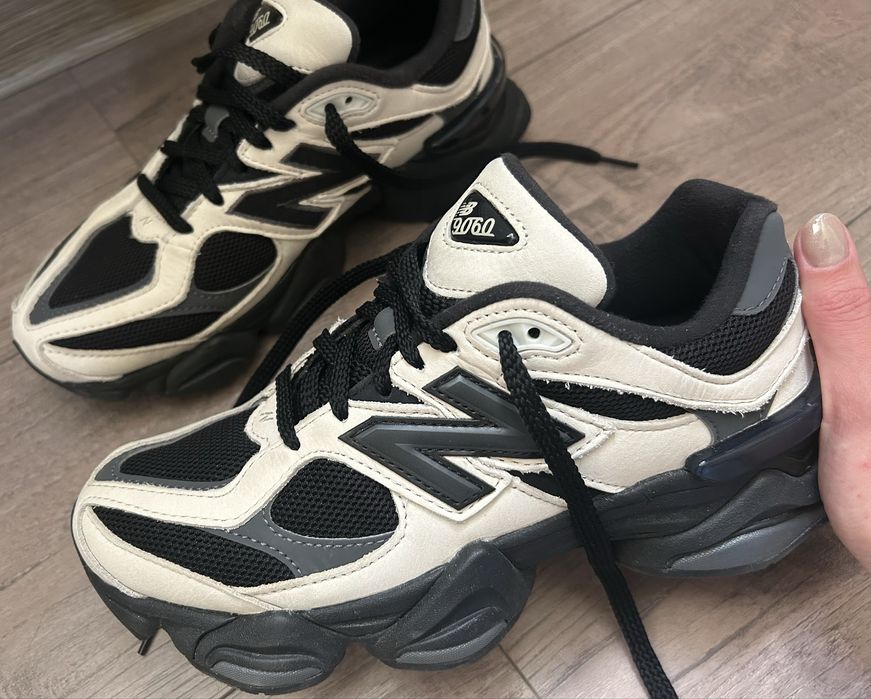 Оригинални New balance 9060 Off white black