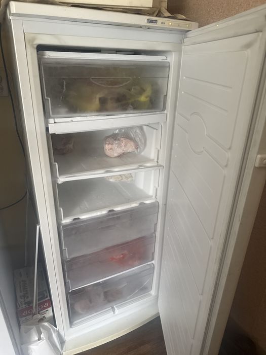 Продам морозилку