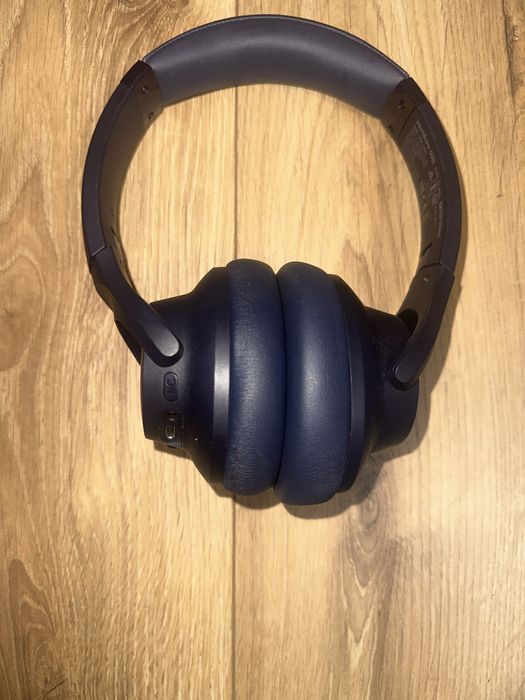 Anker Soundcore Life Q20i.