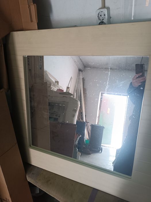 Продается зеркало в хорошем состоянии