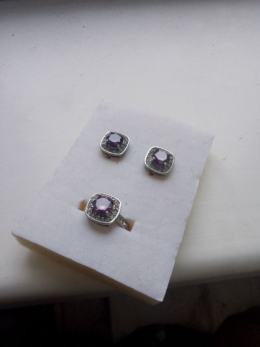 Серебряный комплект с камнями (новый) срочно