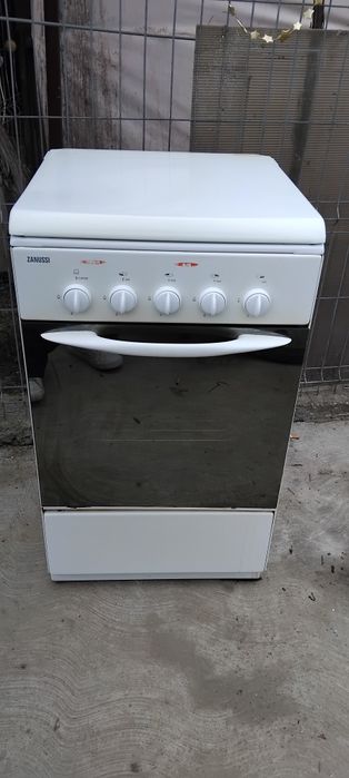 Vînd aragaz Zanussi / cuptor la gas