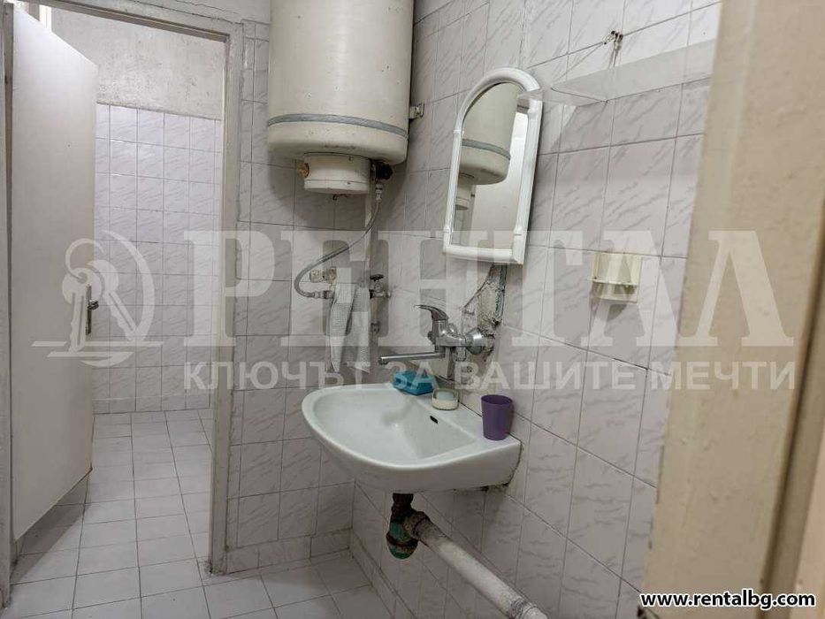 Дава се под наем Тристаен апартамент в Пловдив, Център - 86 кв.м за 408 € - Снимка #9