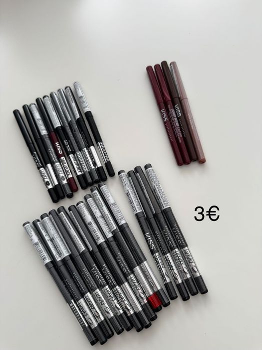 Моливи за очи вежди и устни