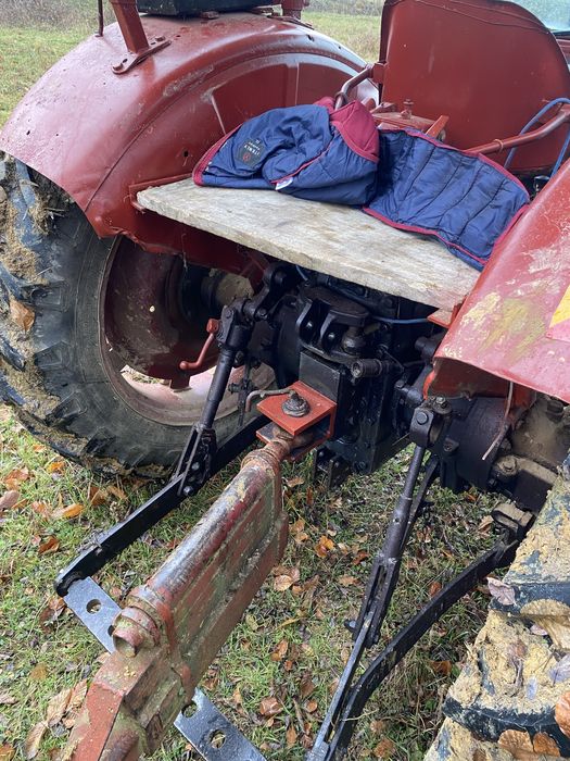 Vand sau schimb tractor steyr 190 cu incarcator frontal