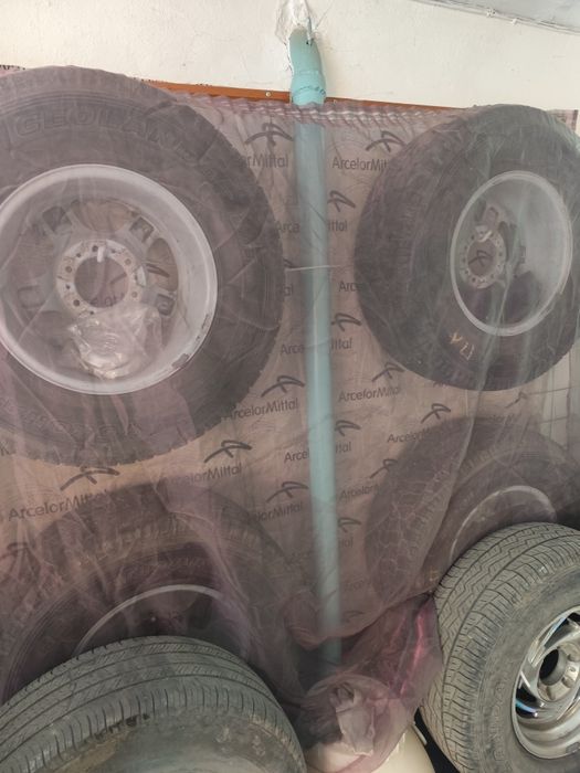 Продаю резина липучка на дисках !