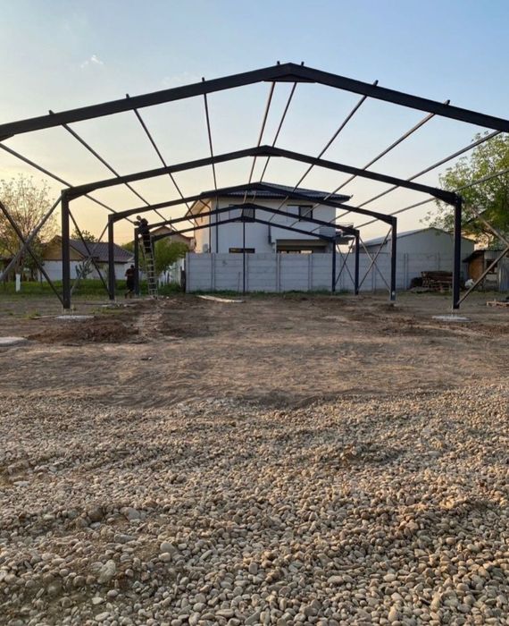 Vând hală metalica